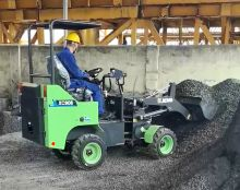 XCMG Official 500 kg Earthmoving Machinery Mini Front End Loader XC906EV Price for Sale